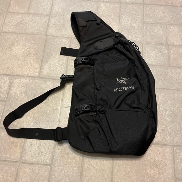 Arc'teryx Other - Arc’teryx Quiver Crossbody Bag